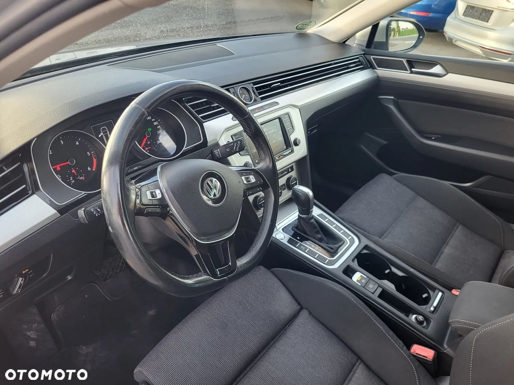 Volkswagen Passat 2.0 TDI SCR Trendline DSG - 6