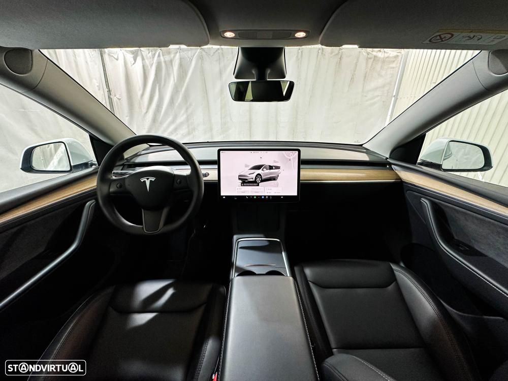 Tesla Model Y Long Range Dual Motor AWD - 11