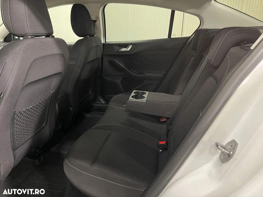 Ford Focus 1.5 EcoBlue Titanium - 11