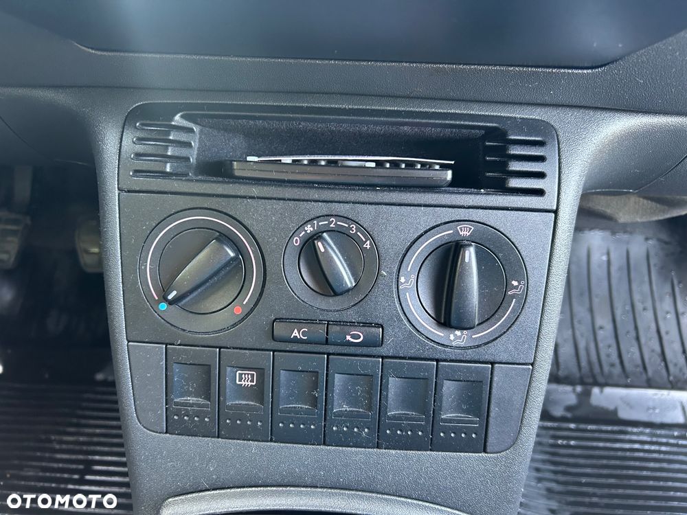 Volkswagen Polo 1.4 16V Comfortline - 22