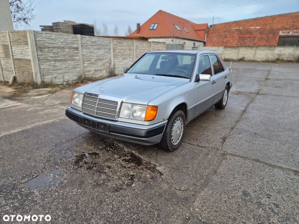 Mercedes-Benz W124 (1984-1993) - 13