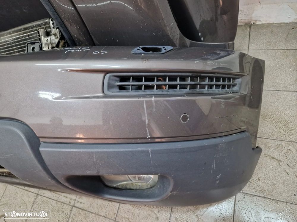 Frente completa usada VOLVO XC90 2.4 D5 XENON parachoques capot oticas guardalamas XC 90 - 13