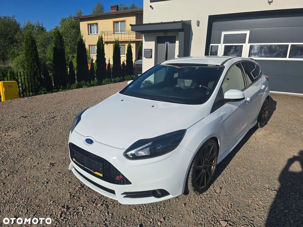 Ford Focus 2.0 EcoBoost ST mit Leder-Exclusiv-Paket - 12