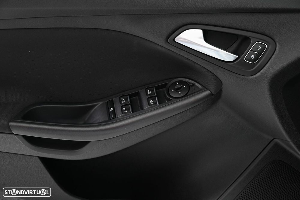 Ford Focus SW 1.5 TDCi ST-Line - 23