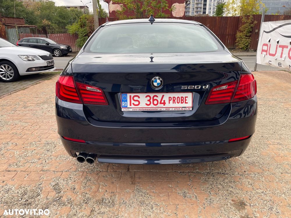 BMW Seria 5 520d Aut. - 11