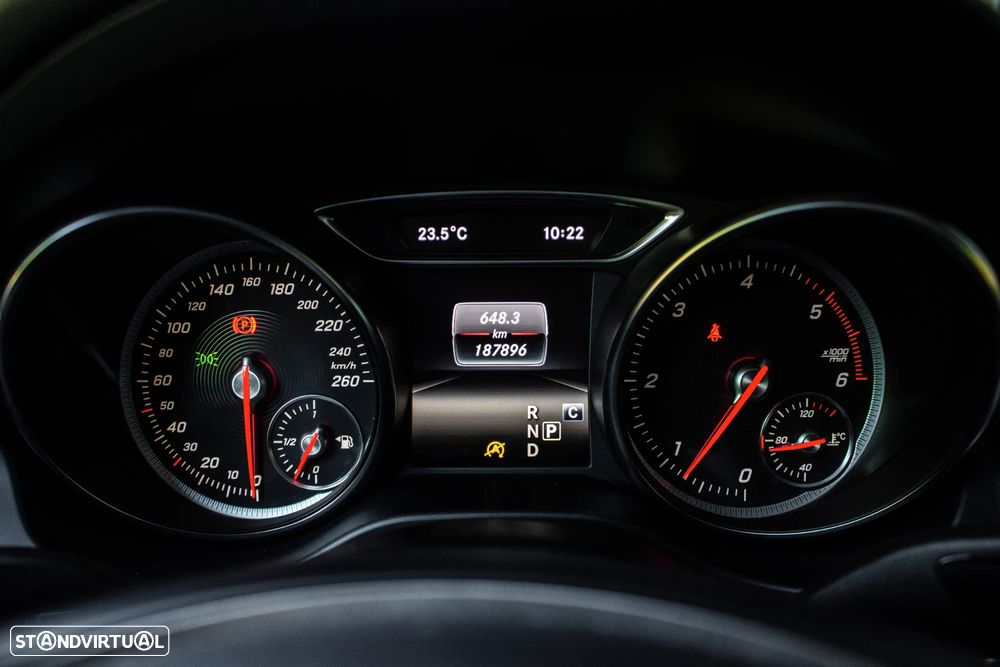 Mercedes-Benz CLA 200 d 4Matic 7G-DCT - 12