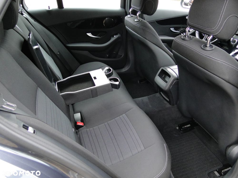 Mercedes-Benz Klasa C 200 7G-TRONIC Exclusive - 20