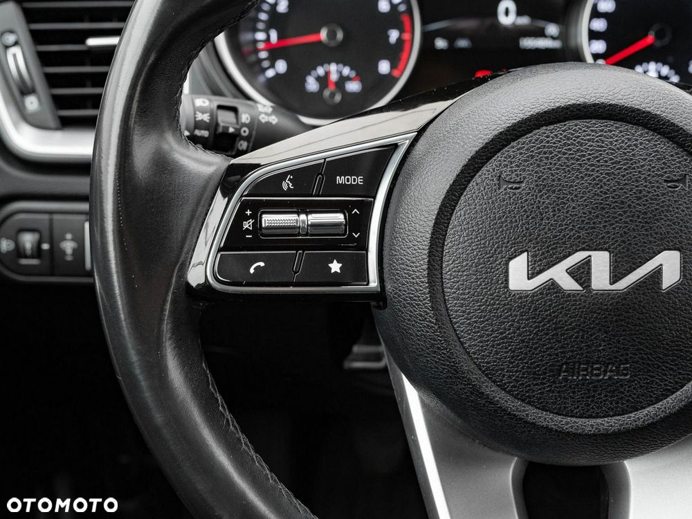 Kia Ceed - 13