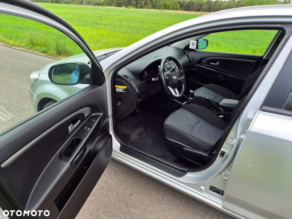 Kia Ceed 1.6 CRDi 90 Vision - 8