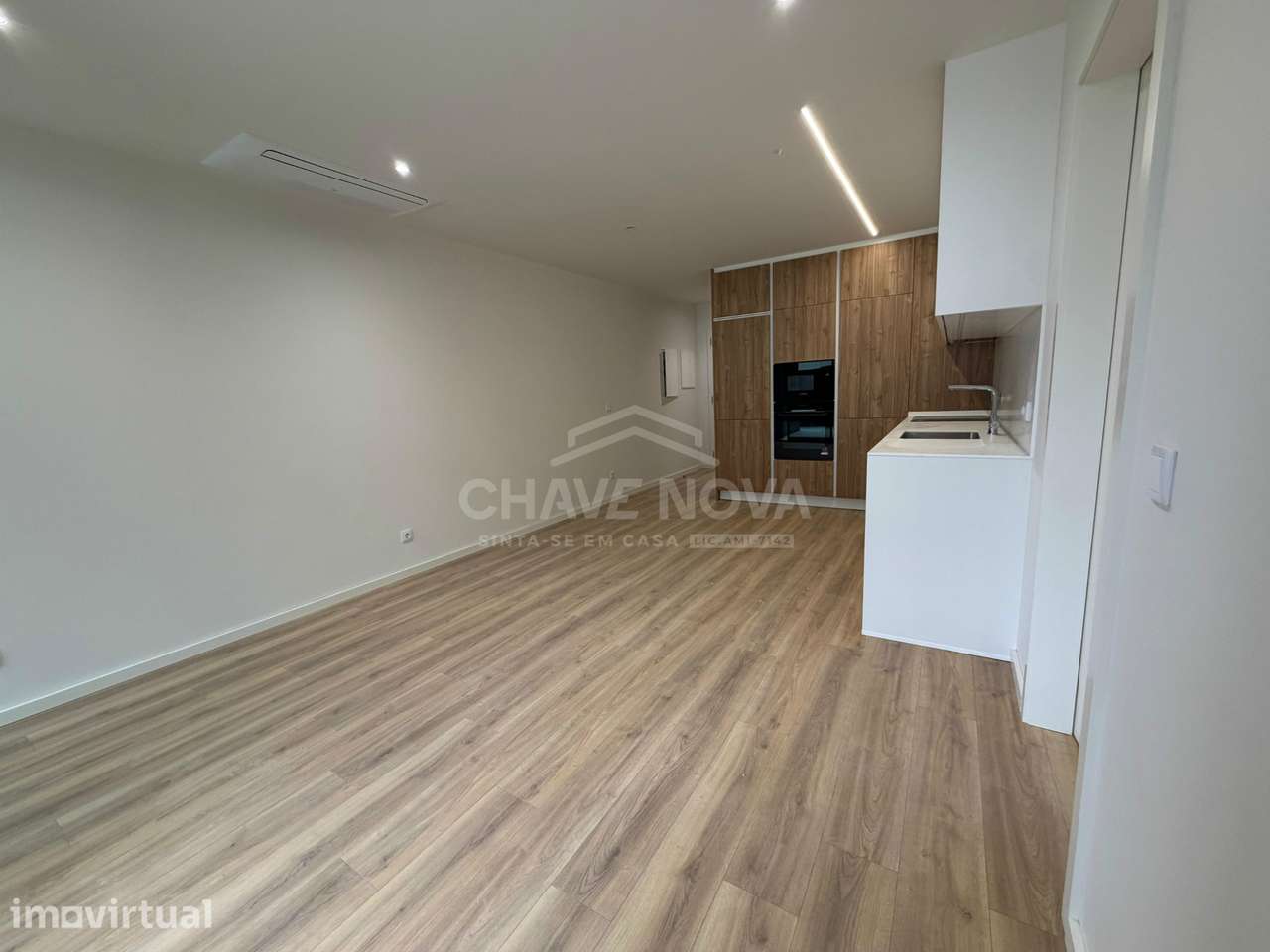 T1 Novo c/ Lugar de Garagem em Santa Marinha (VL8) - Grande imagem: 5/11