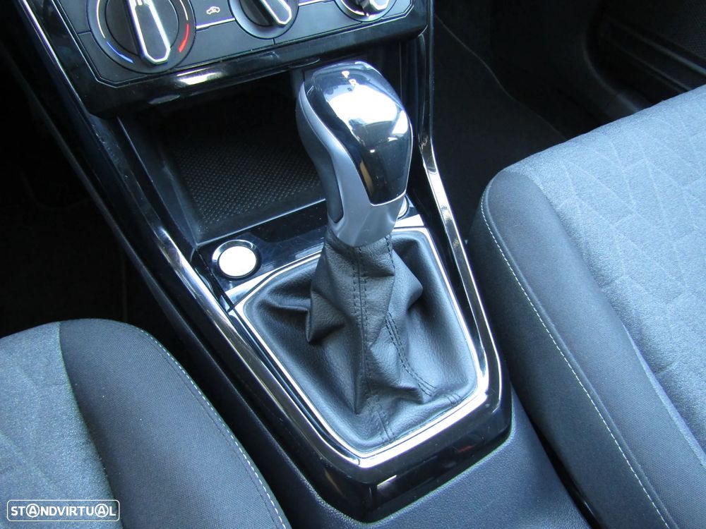 VW T-Cross 1.0 TSI Urban DSG - 13