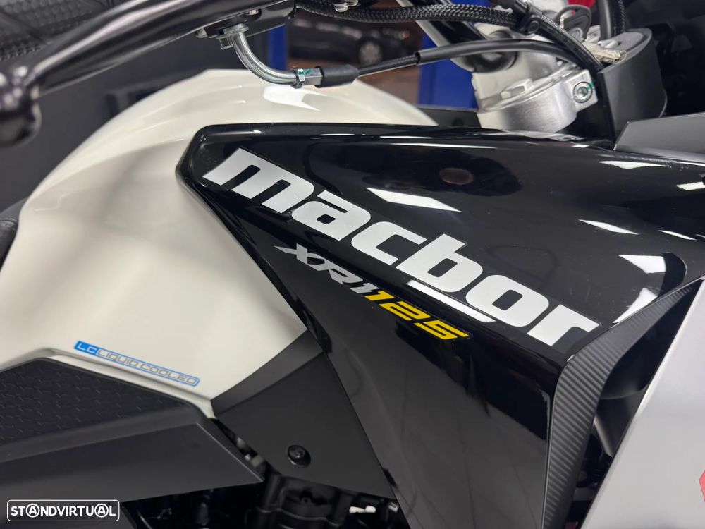 Macbor Montana XR1 125 - 11