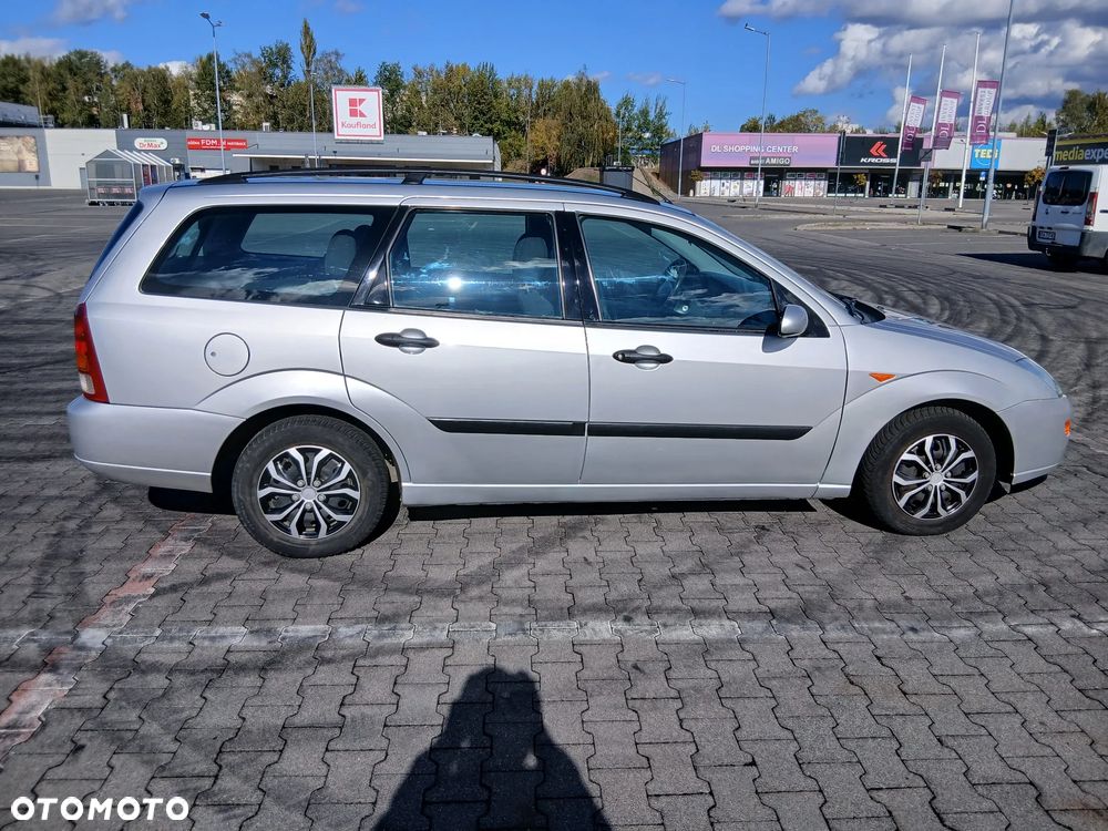 Ford Focus 2001 photo 4