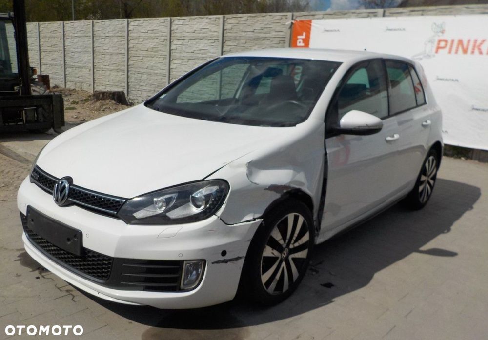 Volkswagen Golf - 6