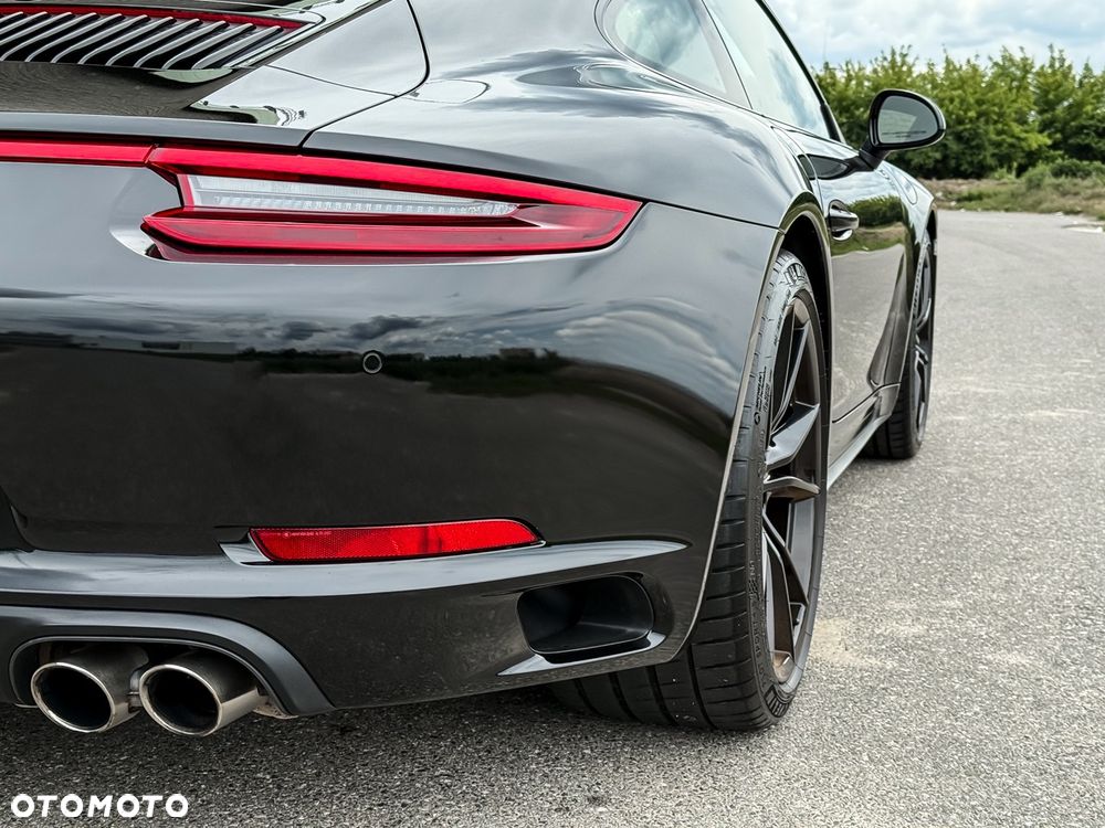 Porsche 911 Carrera 4S PDK - 17