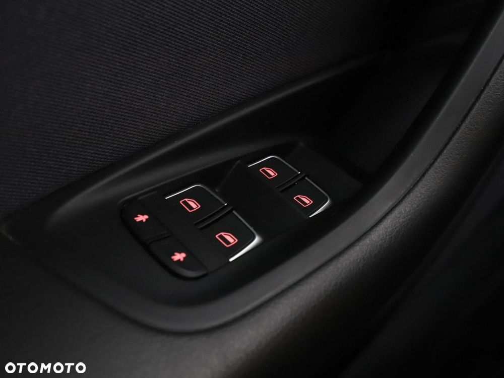 Audi A6 Avant 2.0 TDI Ultra S tronic - 34