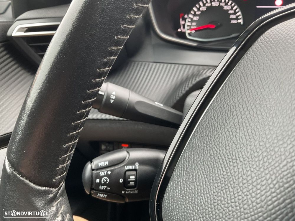 Peugeot 2008 1.5 BlueHDi Allure - 34