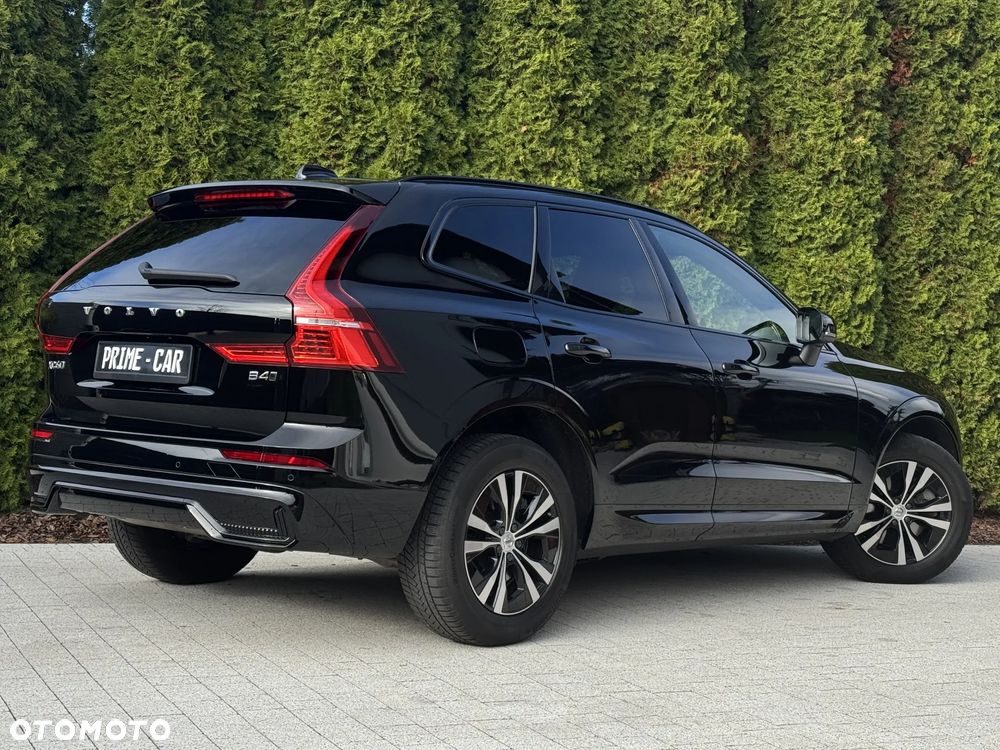Volvo XC 60 B4 D AWD Plus Dark - 4