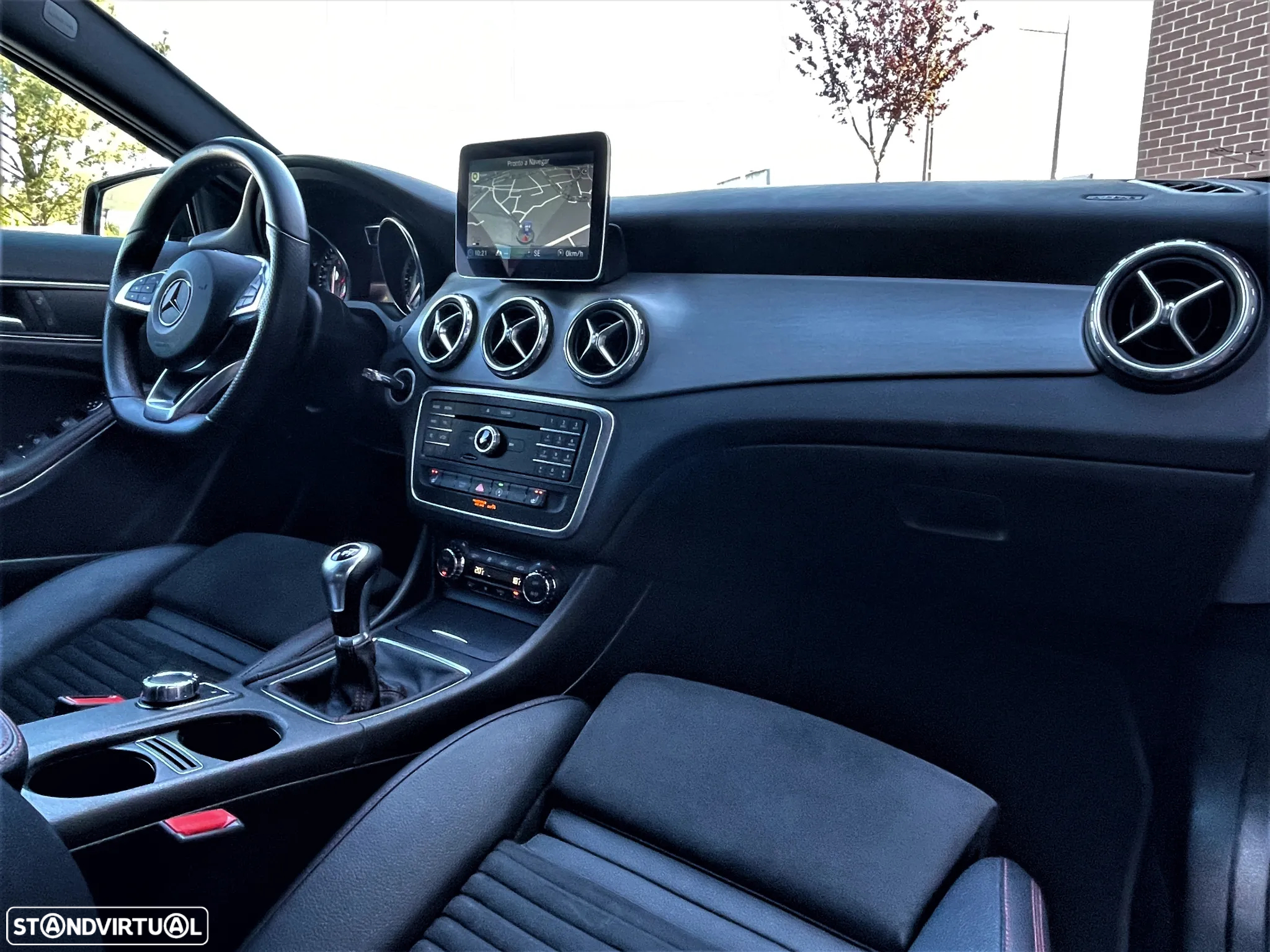 Mercedes-Benz GLA 180 d AMG Line - 26