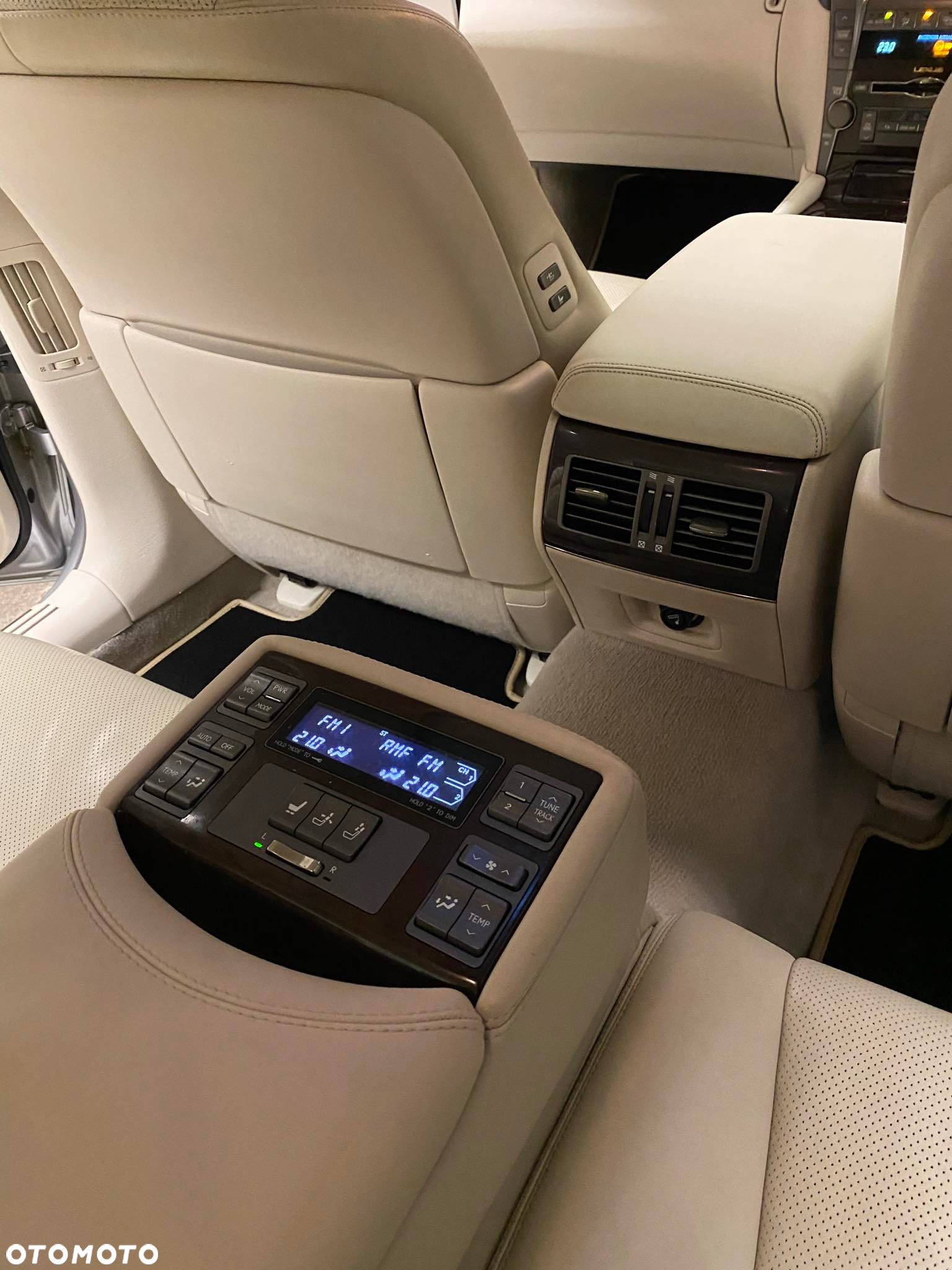 Lexus LS 460 - 21