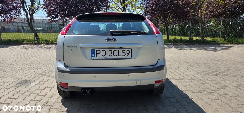 Ford Focus 2.0 16V Titanium - 5