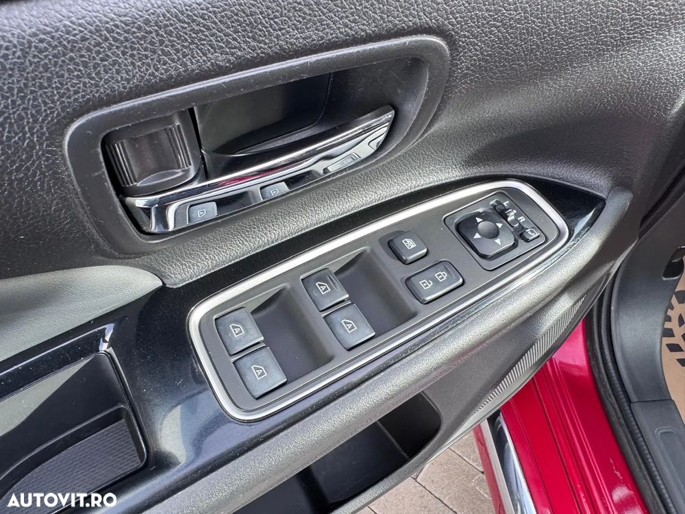 Mitsubishi Outlander - 28