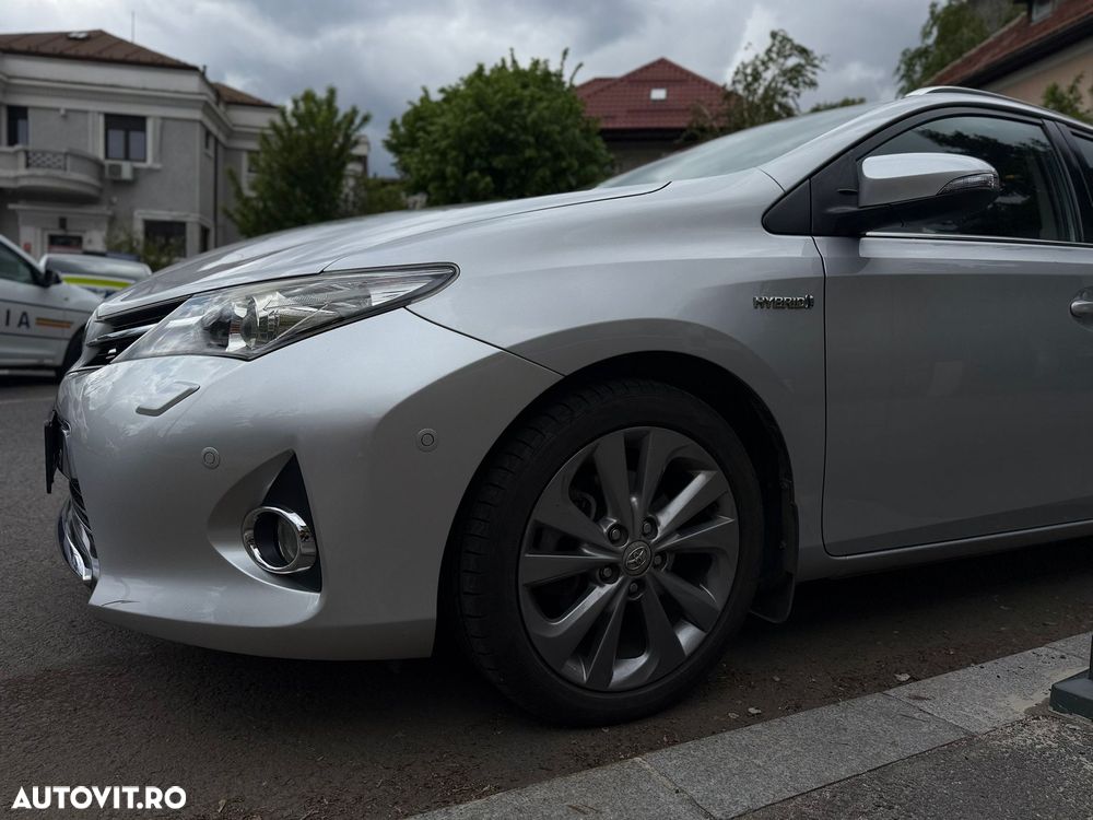 Toyota Auris 1.8 L VVT-i HSD Luna - 11