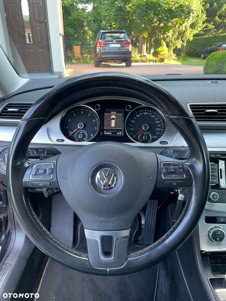 Volkswagen Passat - 18