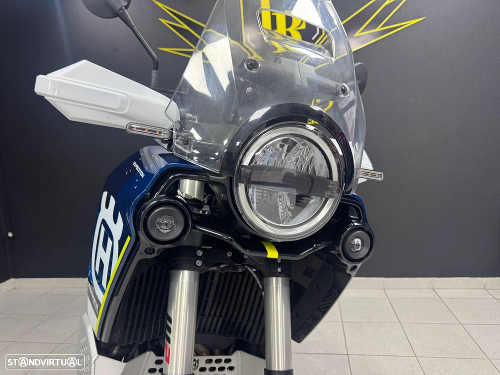 Husqvarna Norden 901 Expedition - 7