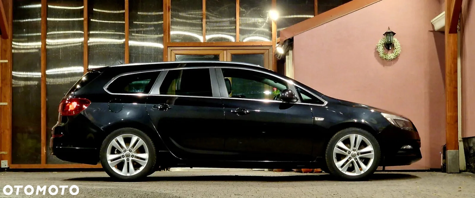 Opel Astra 1.6 Turbo Sports Tourer Design Edition - 32
