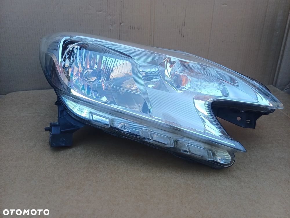 Nissan Note II E12 lampa prawy przod Europa - 4
