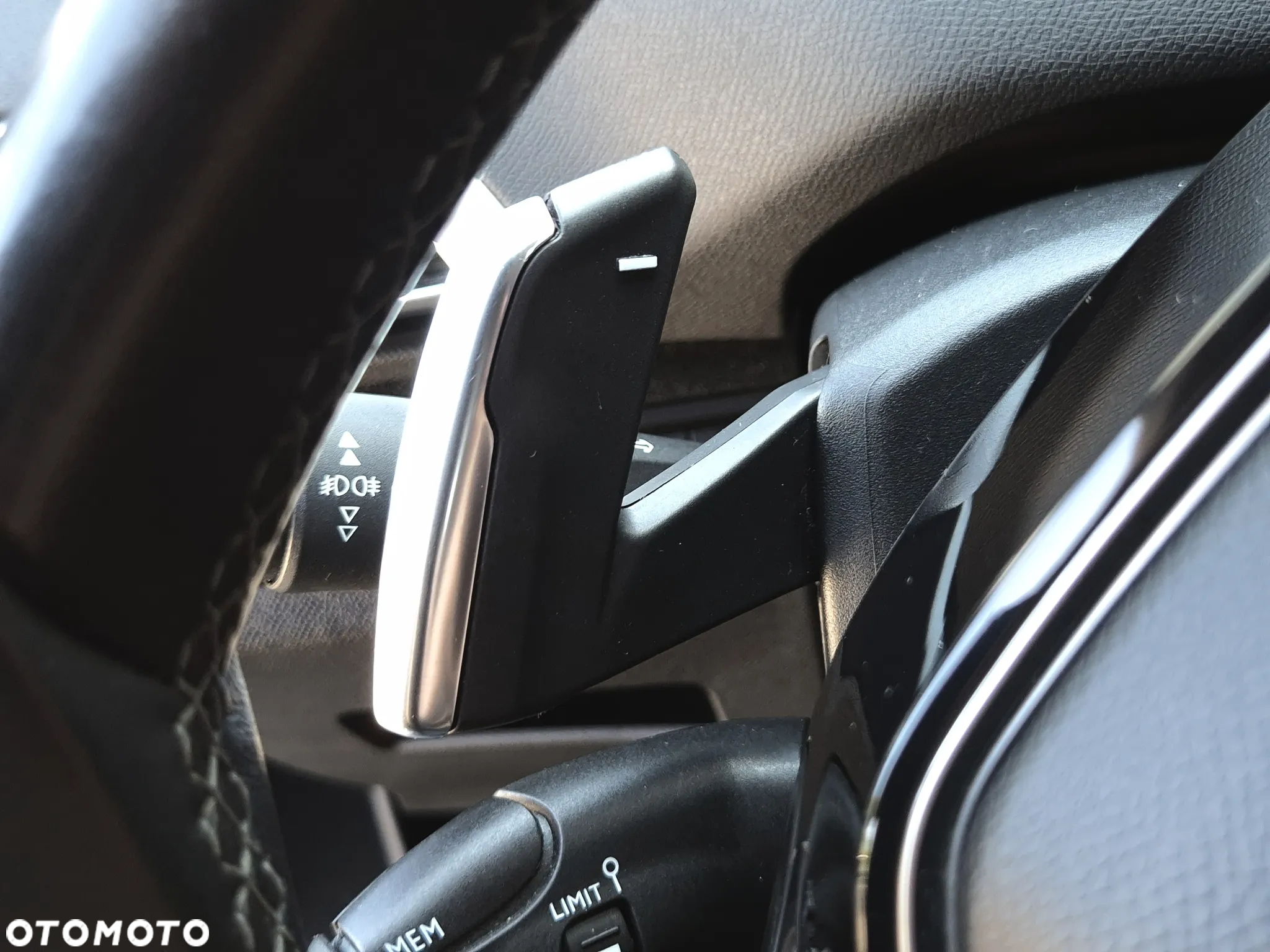 Peugeot 3008 1.6 PureTech GPF Allure S&S EAT8 - 14