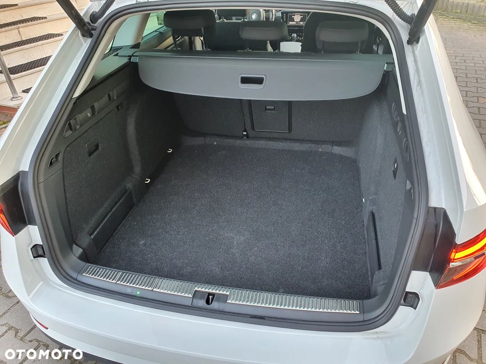 Skoda Superb 2.0 TDI SCR Style DSG - 13