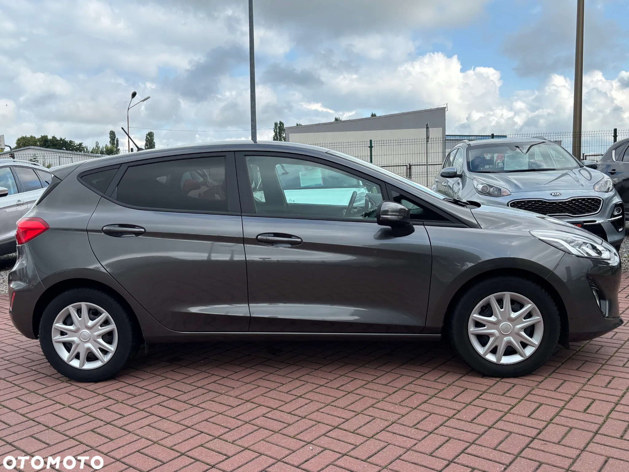 Ford Fiesta 1.0 EcoBoost S&S COOL&CONNECT - 11