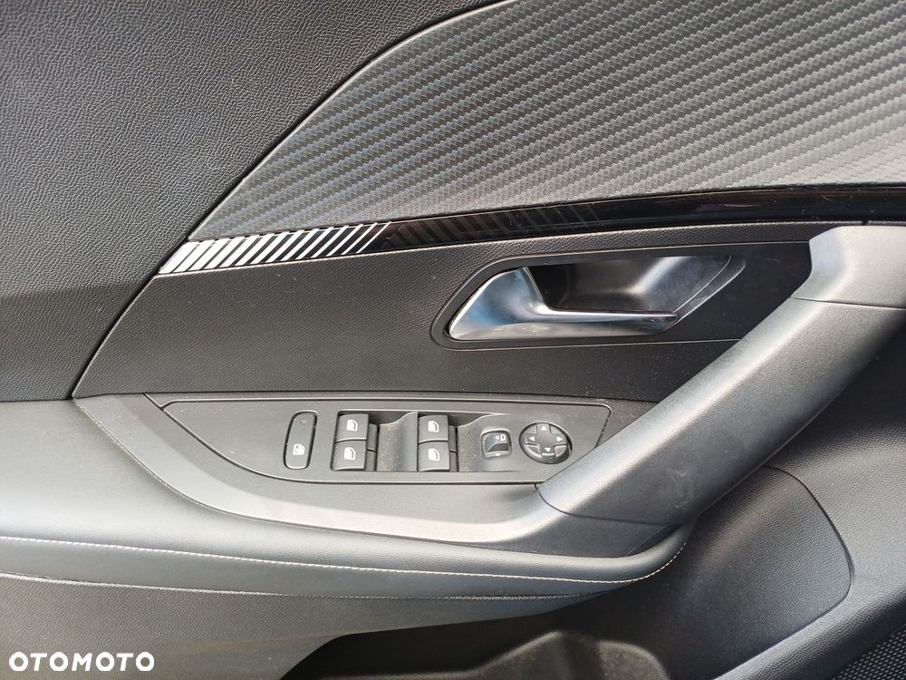 Peugeot 2008 1.2 PureTech Allure S&S EAT8 - 24