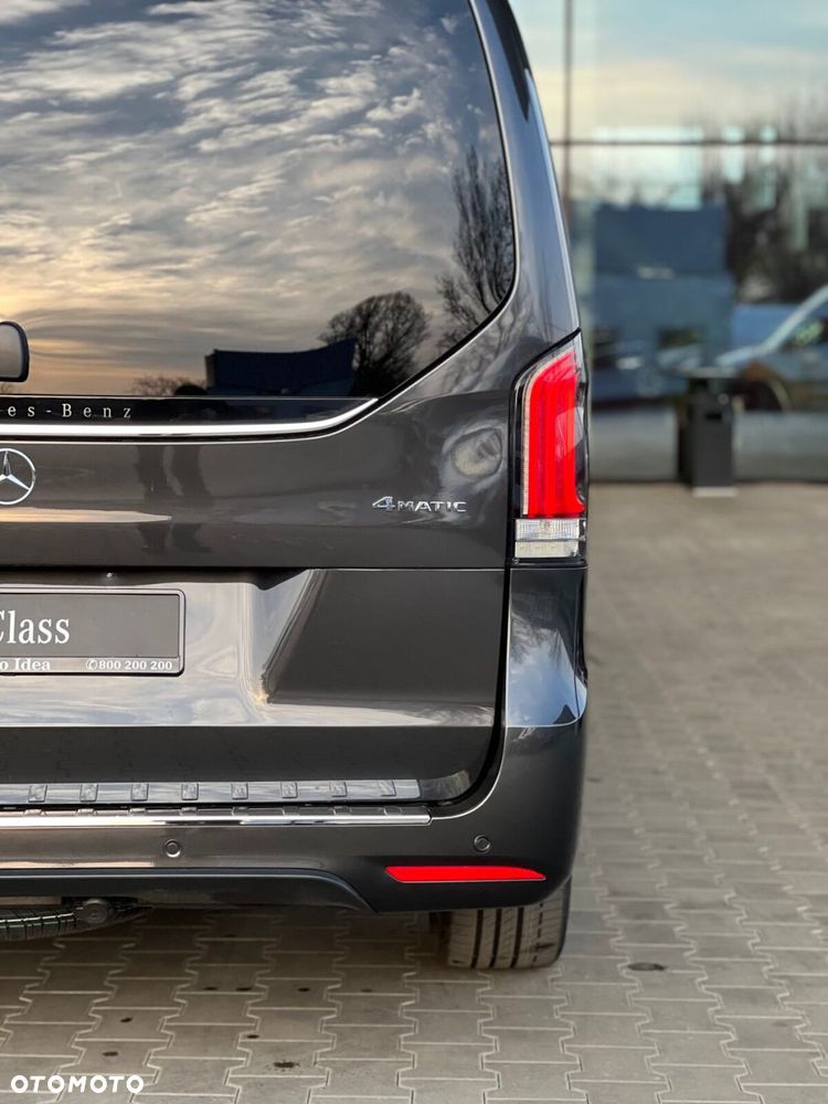 Mercedes-Benz Klasa V - 9