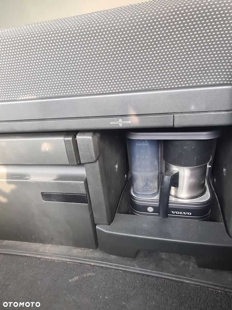 Volvo FH 460 6X2 EURO6 KONTENER IZOTERMICZNY FUL WYPOSARZONY SUPER STAN 18 PALET - 17