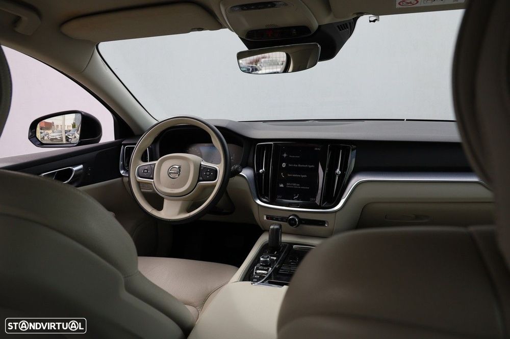 Volvo V60 2.0 T8 AWD TE Momentum Plus - 16