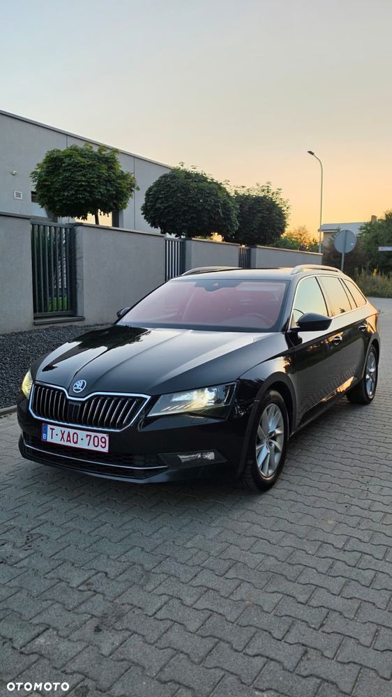 Skoda Superb 2.0 TDI DSG Premium Edition - 6