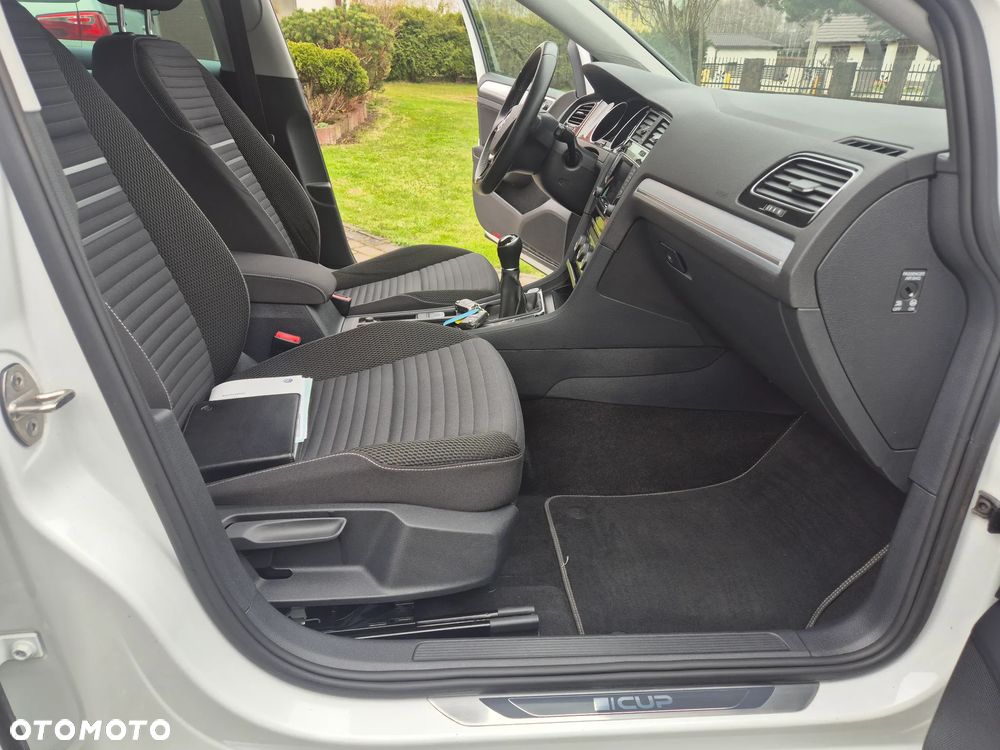 Volkswagen Golf 1.2 TSI BlueMotion Technology Cup - 34