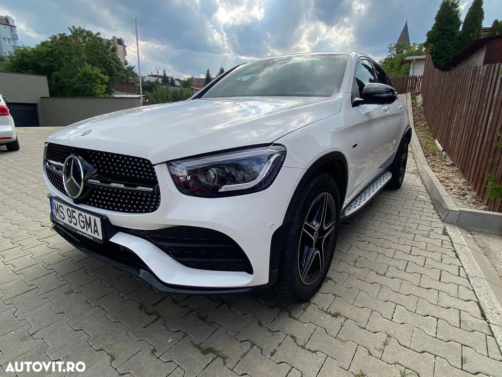 Mercedes-Benz GLC 300 e 4Matic 9G-TRONIC AMG Line - 1
