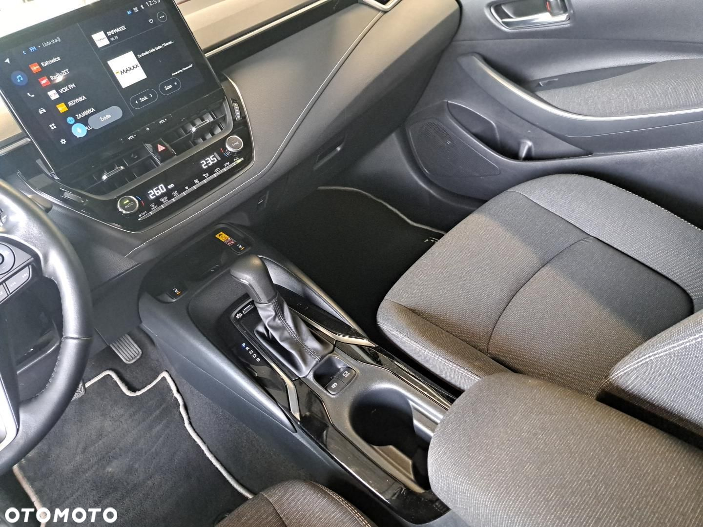 Toyota Corolla - 25