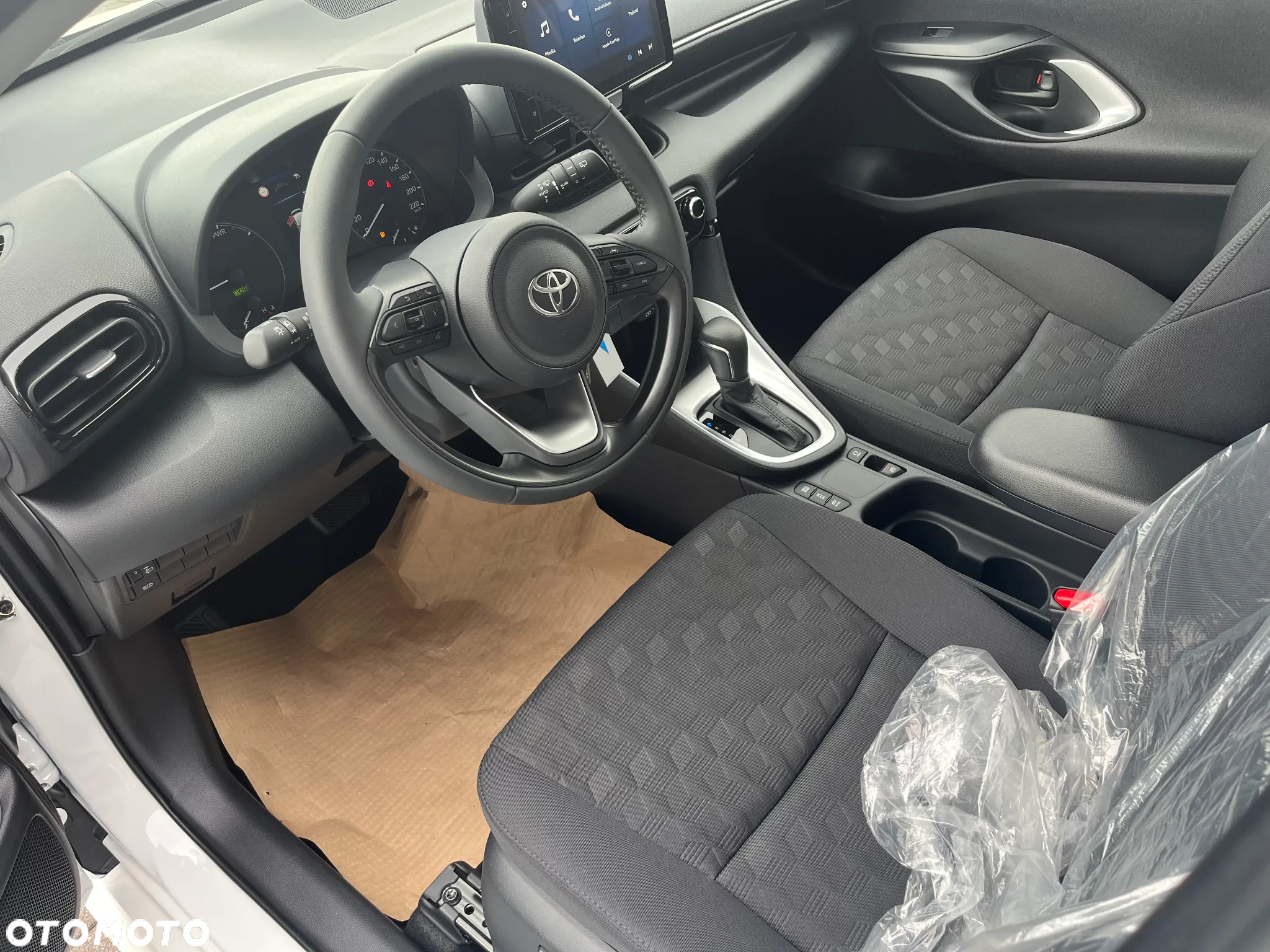 Toyota Yaris ver-hybrid-1-5-comfort - 10