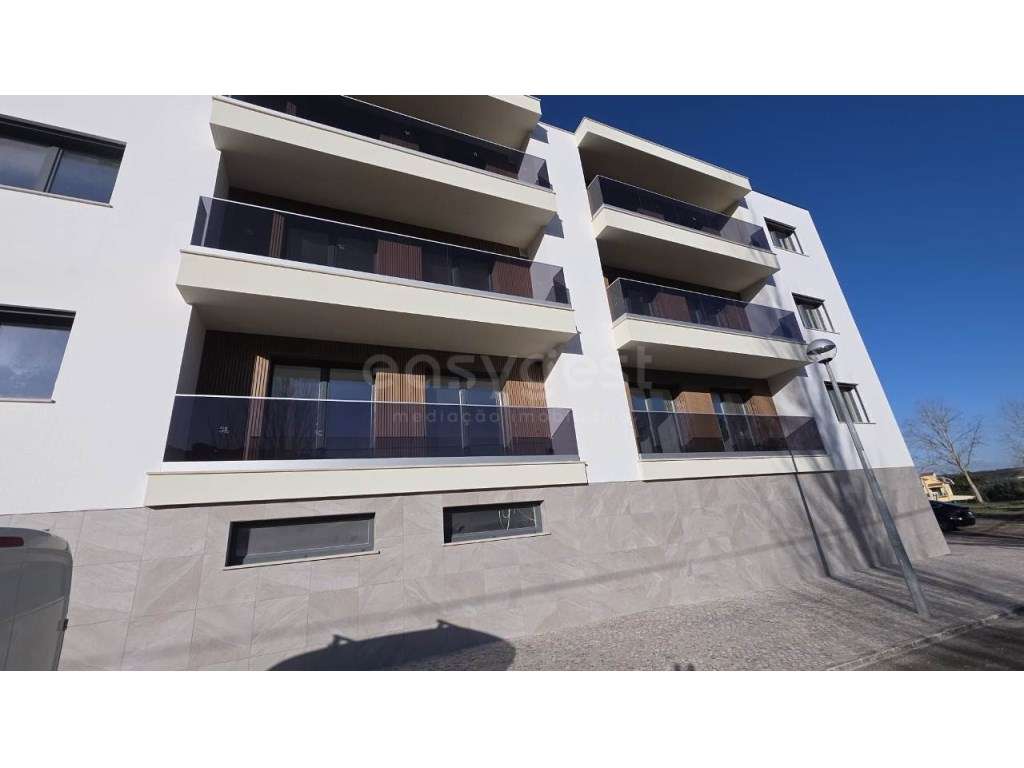 Apartamento T3 Moderno com box de garagem e espaço exterior no Amea... - Grande imagem: 3/24