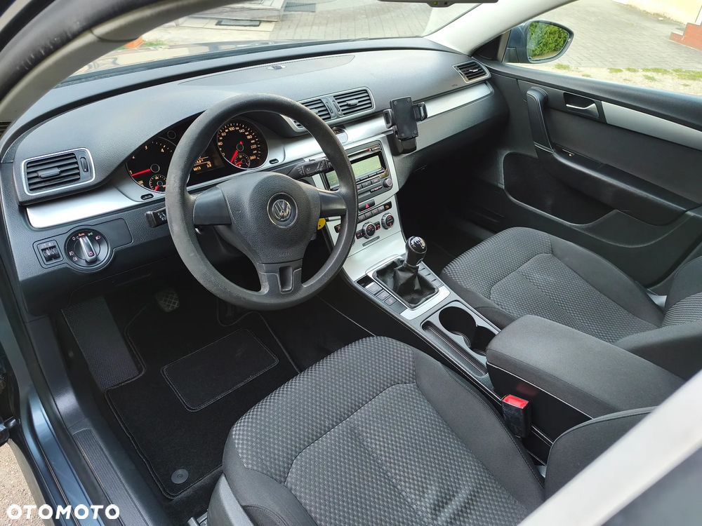 Volkswagen Passat - 26