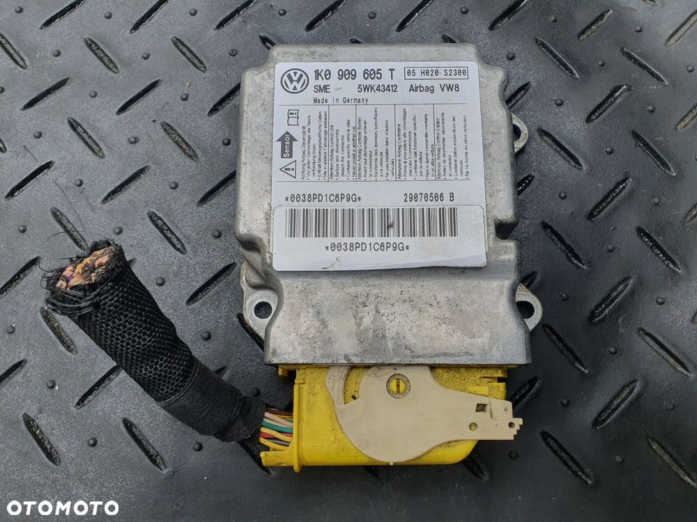 Skoda Octavia II Sterownik Moduł Airbag Sensor Poduszek Powietrznych  1K0909605T - 1