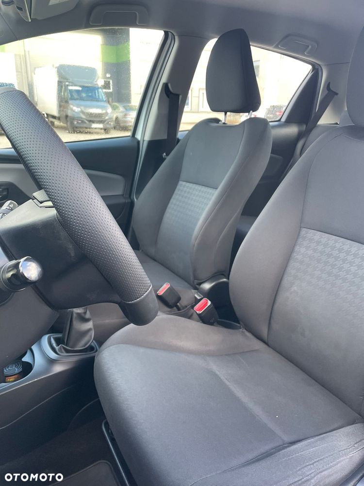 Toyota Yaris - 7