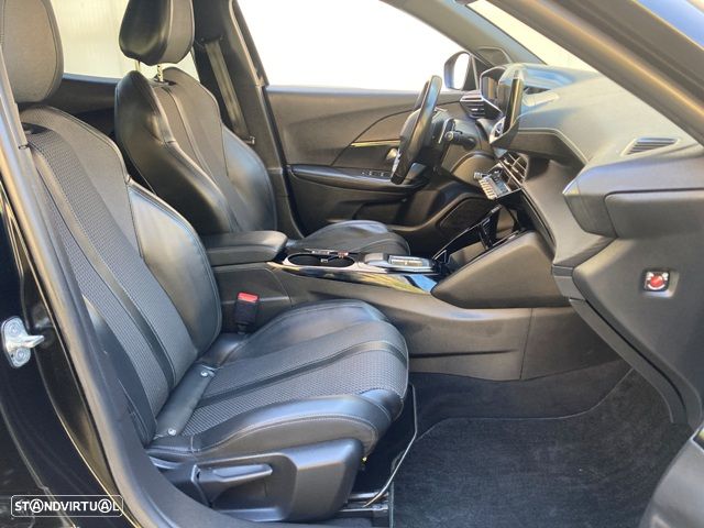 Peugeot 2008 1.5 BlueHDi GT EAT8 - 39