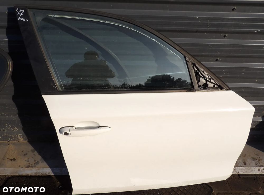 BMW - E87 - KOLOR A300 - DRZWI PRAWY PRZÓD - 1
