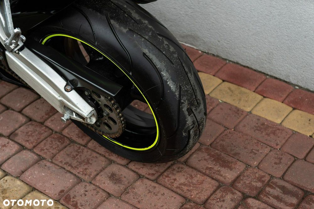 Yamaha R6 - 11